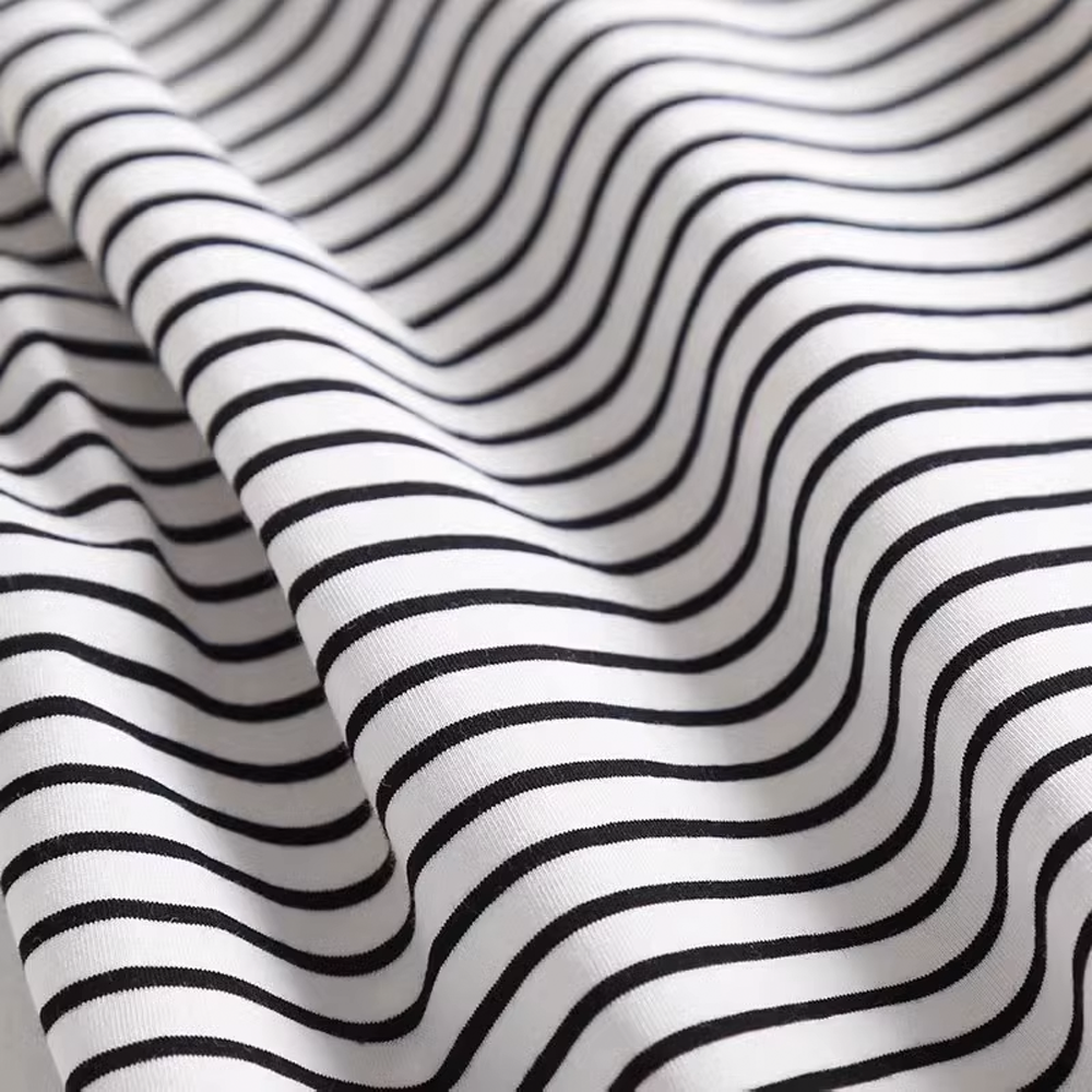 Versatile V-Neck Short Sleeve T-Shirt for Women - Stylish and Comfortable - 图片 7